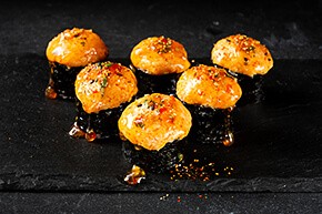 Запеченный ролл с крабовым миксом